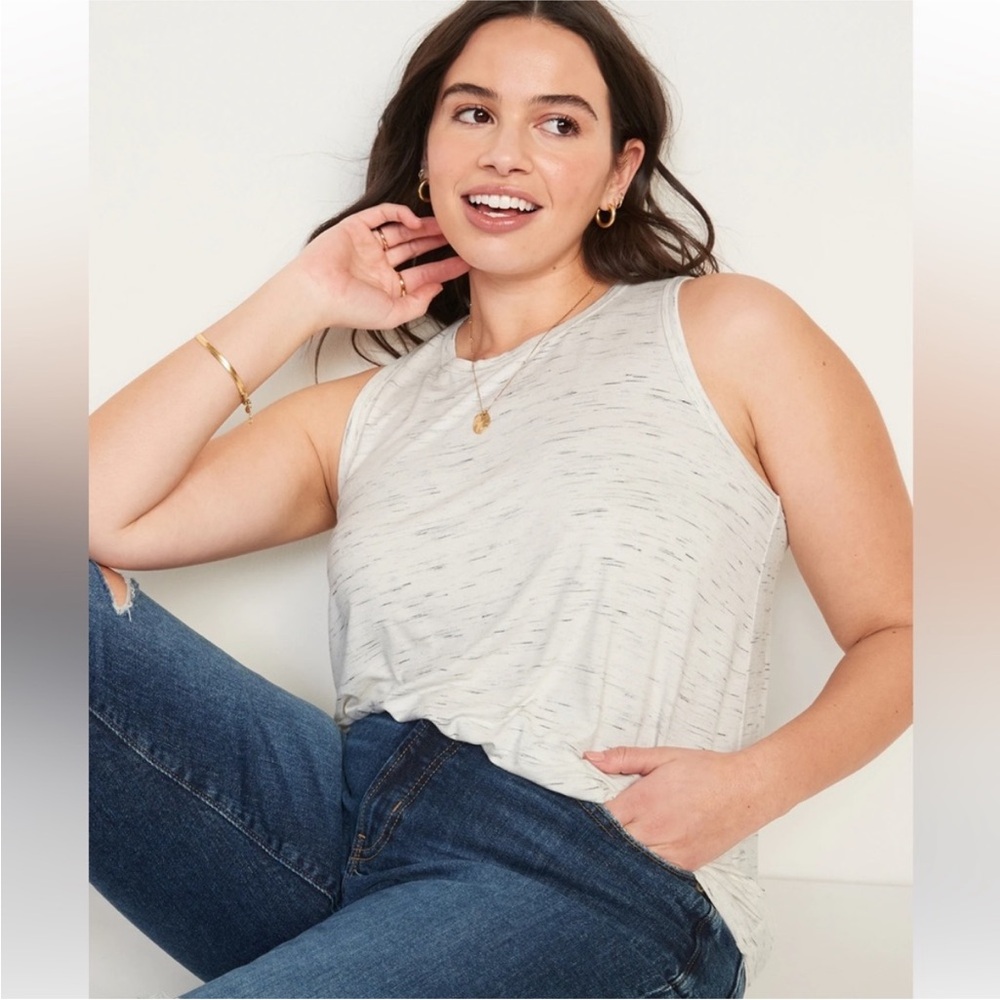 Luxe Jersey-Knit Sleeveless T-Shirt tank top sleeveless Heather cream grey